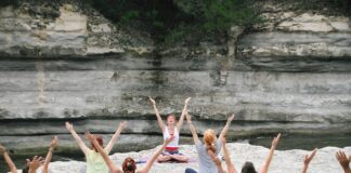 Czy jogę ćwiczy się boso?