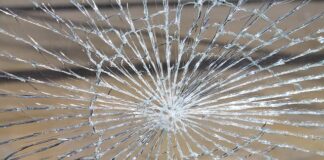 Jak opisać uszkodzenie obuwia?