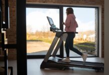 Czy warto kupić bieżnie sportowe do małego mieszkania